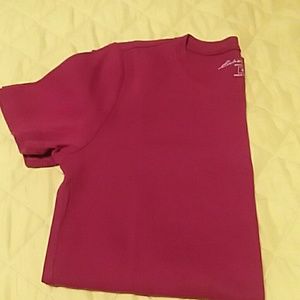 Red short sleeve shirt